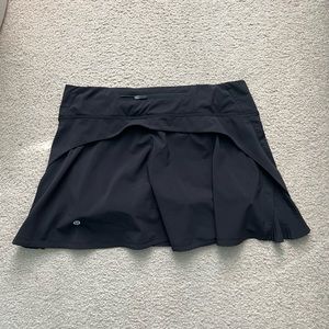 Black lululemon skirt